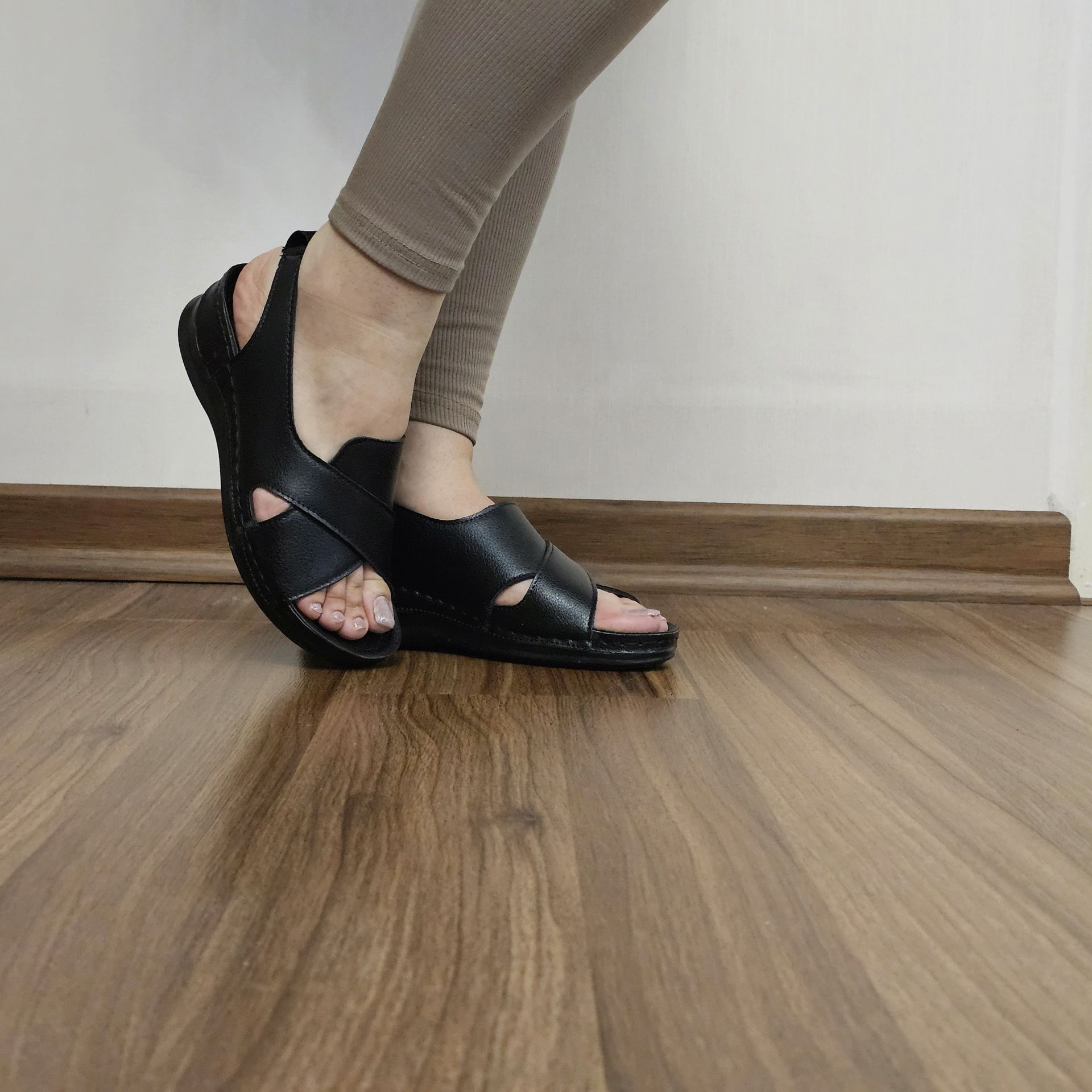 کفش تابستانی زنانه  کف طبی محافظ خار پاشنه دور دوخت،کد هومن